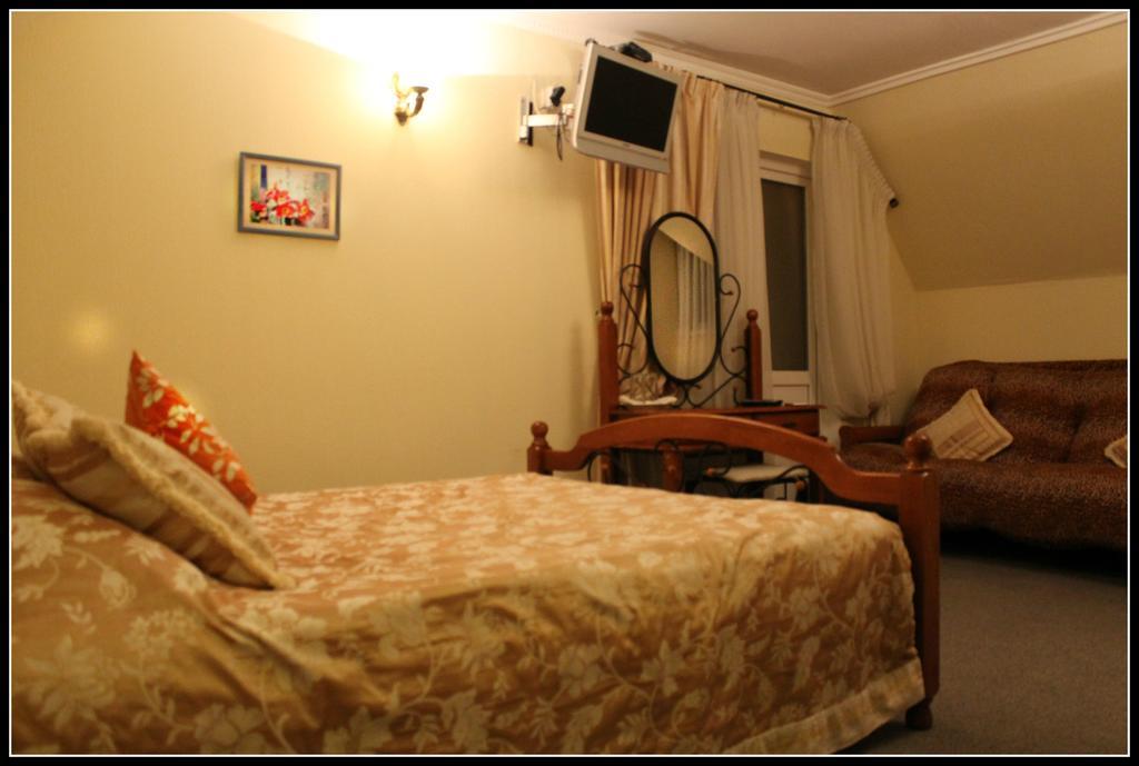 Edem Hotel Chubynske Extérieur photo